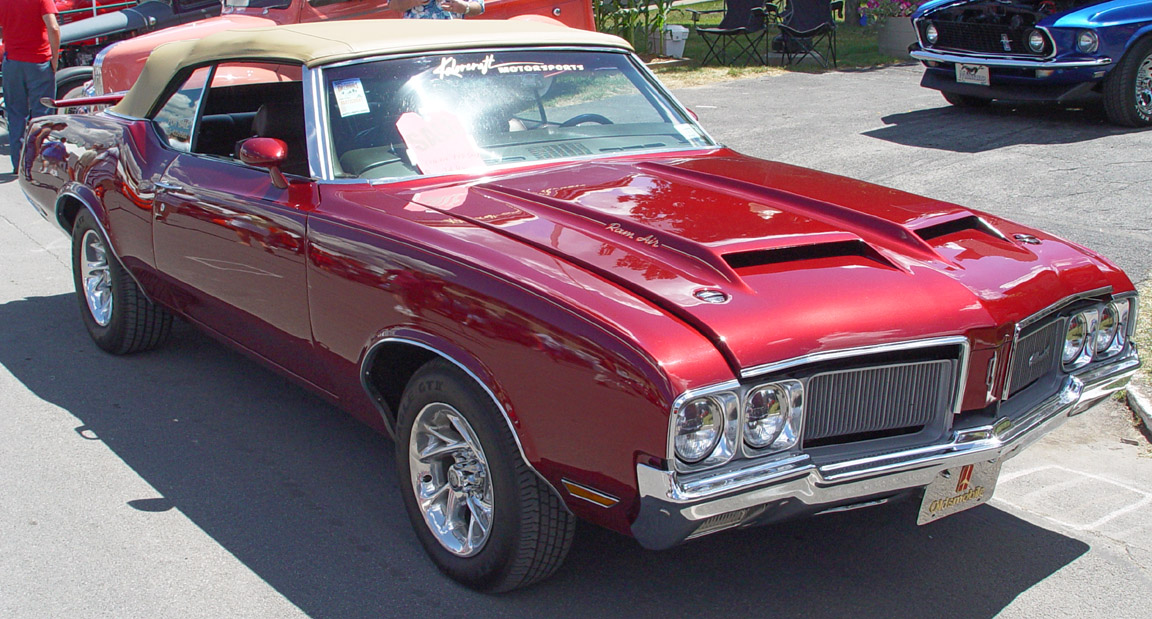 Oldsmobile Cutlass