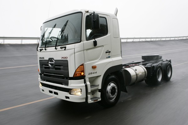 Hino 700: 5 фото