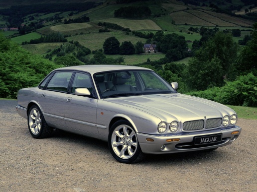 Jaguar XJR: 12 фото