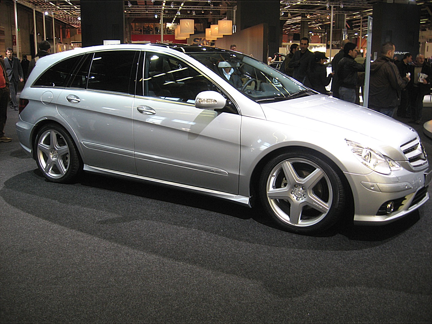 Mercedes R-class: 1 фото