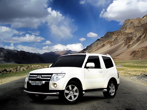 Mitsubishi Pajero IV 3D: 2 фото