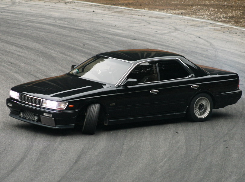 Nissan Laurel C33