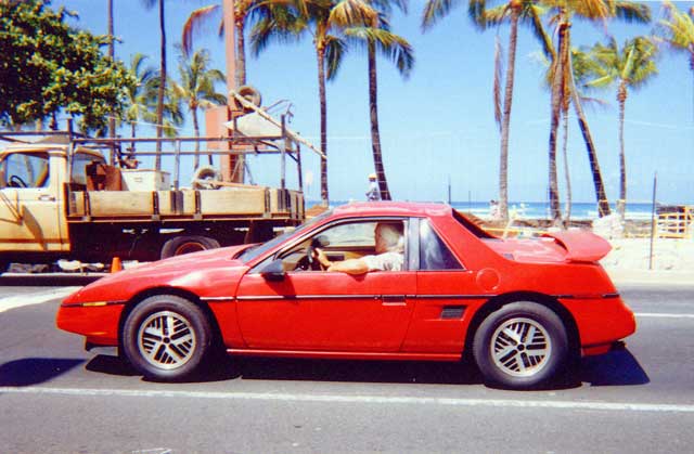 Pontiac Fiero: 1 фото